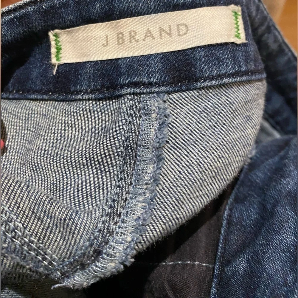 J Brand Dark Blue Button Fly Denim Size 30 Jeans. There’s some rips in middle